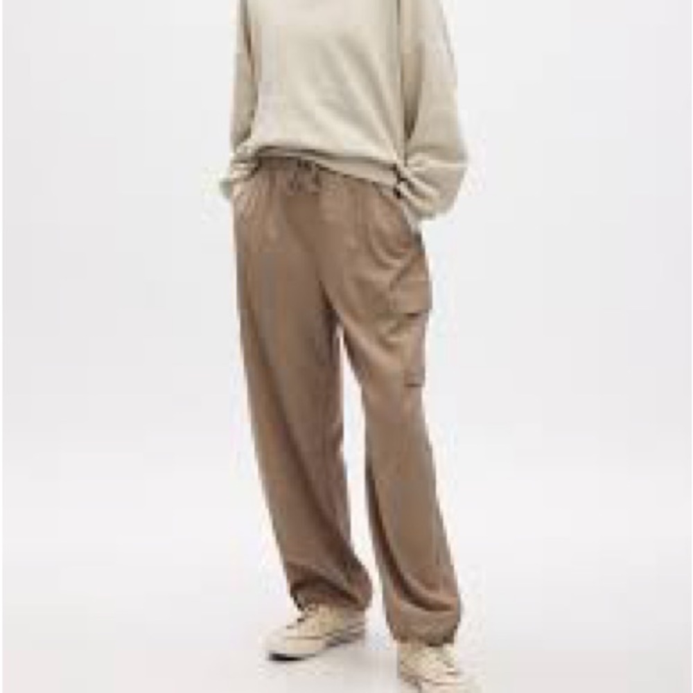 NWT gap fit high rise parachute runaround pants